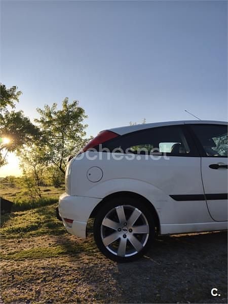 Brugt Ford Focus Trend 100 HK (73 kW) 2004 Hvid Sedan