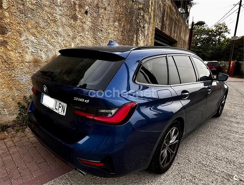 Usado BMW 318 M Sport 150 CV (110 kW) 2021 Azul Familiar
