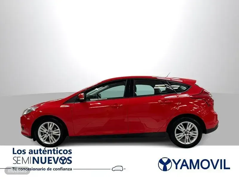 Usado Ford Focus Trend 95 CV (69 kW) 2014 Rojo Utilitario