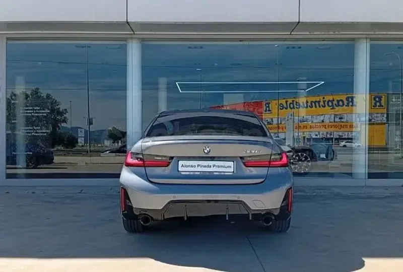 Usado BMW 320e Comfort Edition 190 CV (139 kW) 2025 Gris / plata Berlina