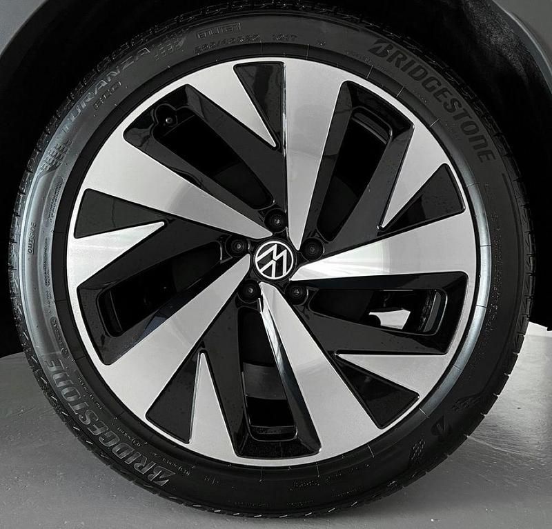 Usado VW ID.4 Pro 150 kW (204 CV) 2025 Gris manganeso metalizado SUV