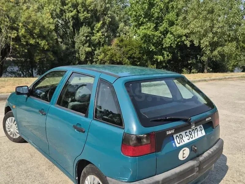 Usado Seat Ibiza 64 CV (47 kW) 1995 Verde Utilitario