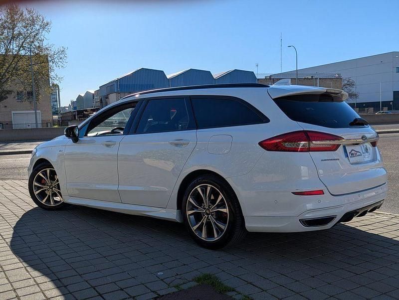 Usado Ford Mondeo ST-Line 187 CV (137 kW) 2021 Blanco Familiar