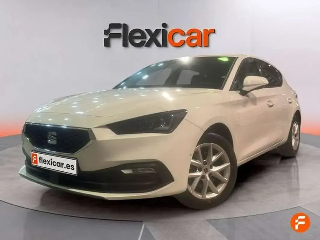 Usado Seat Leon ST Style 131 CV (96 kW) 2024 Blanco Familiar