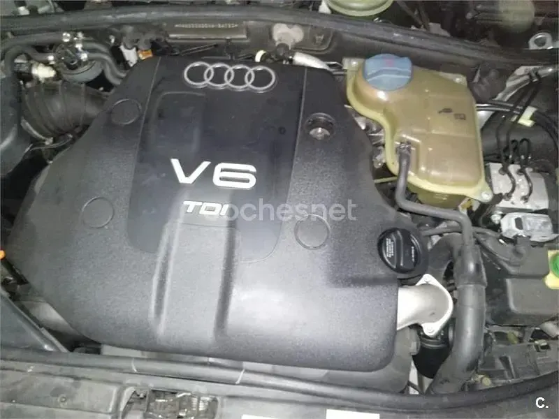 Usado Audi A4 150 CV (110 kW) 1998 Gris / plata Berlina