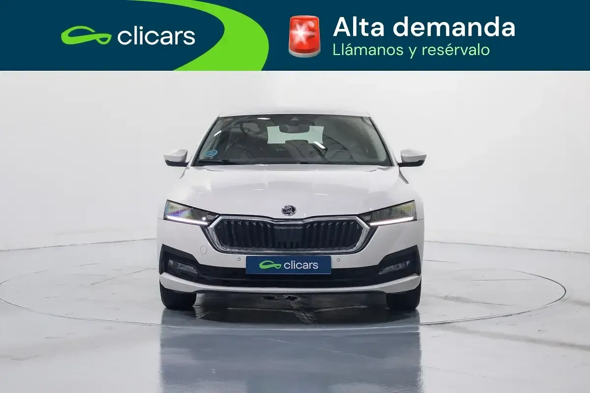 Usado Skoda Octavia Ambition 150 CV (110 kW) 2021 Blanco Berlina