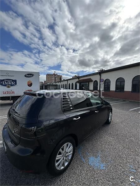 Usado VW Golf VI 90 CV (66 kW) 2010 Negro Utilitario