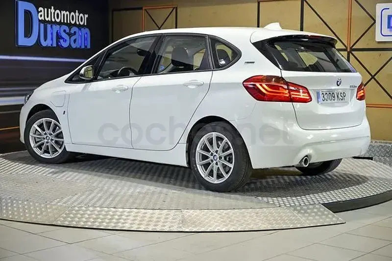 Usado BMW 225 Active Tourer iPerformance 225 CV (165 kW) 2018 Blanco Monovolumen