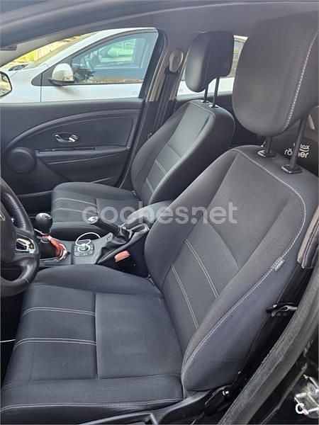 Usado Renault Mégane III GT 115 CV (84 kW) 2013 Gris / plata Berlina