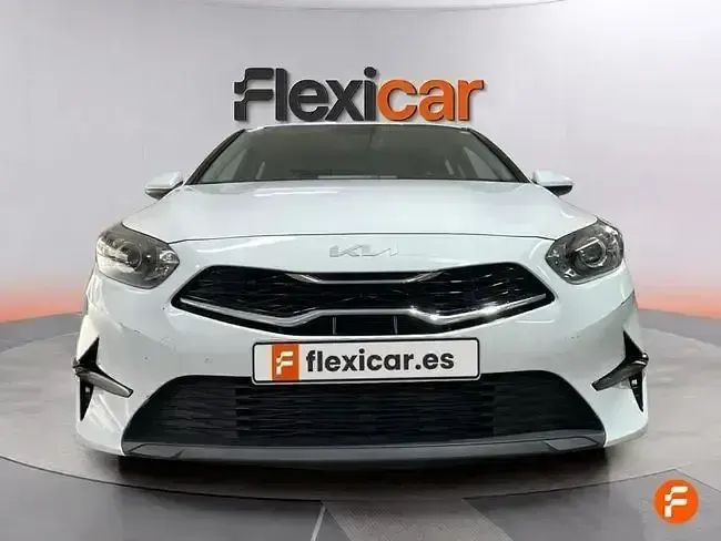 Usado Kia Ceed 136 CV (100 kW) 2023 Blanco Utilitario