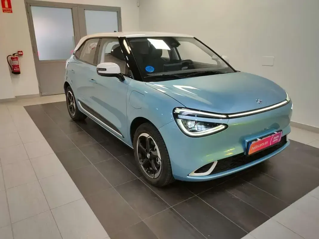 Nuevo DongFeng Box 69 kW (95 CV) 2026 Azul Utilitario