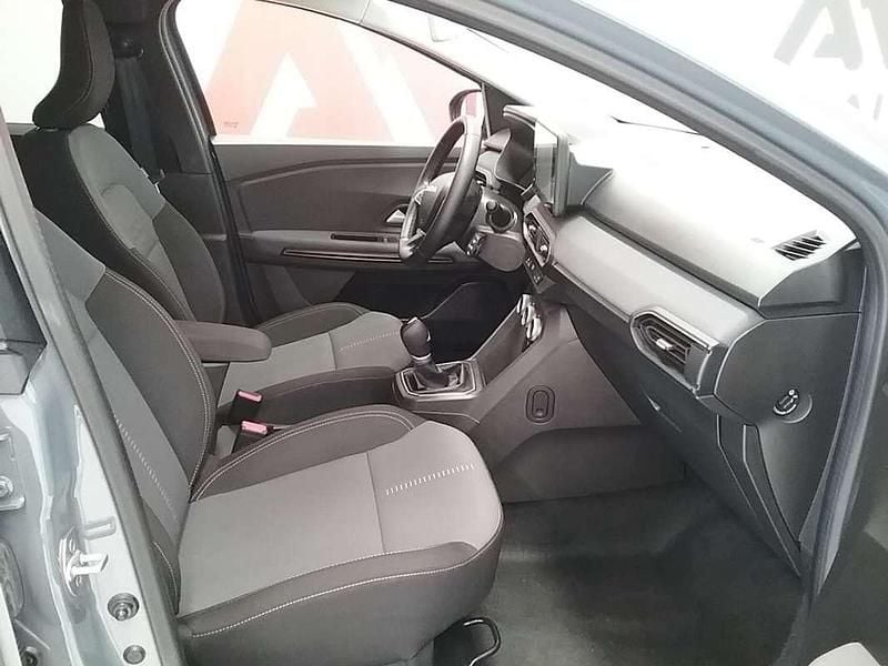 Usado Dacia Jogger Extreme 140 HP (102 kW) 2024 Cinzento Monovolume