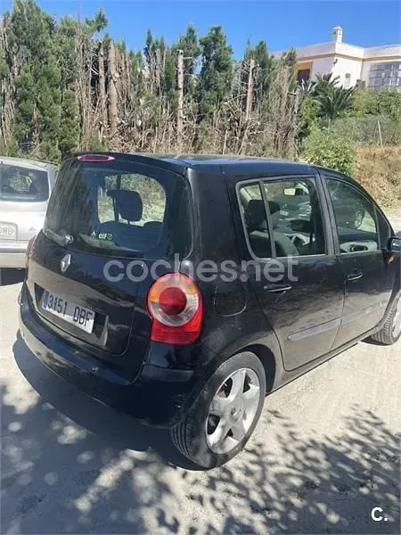 Usado Renault Modus Dynamique 80 CV (58 kW) 2004 Negro Monovolumen