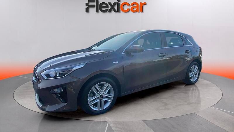 Usado Kia Ceed 100 CV (73 kW) 2020 Marrón Utilitario