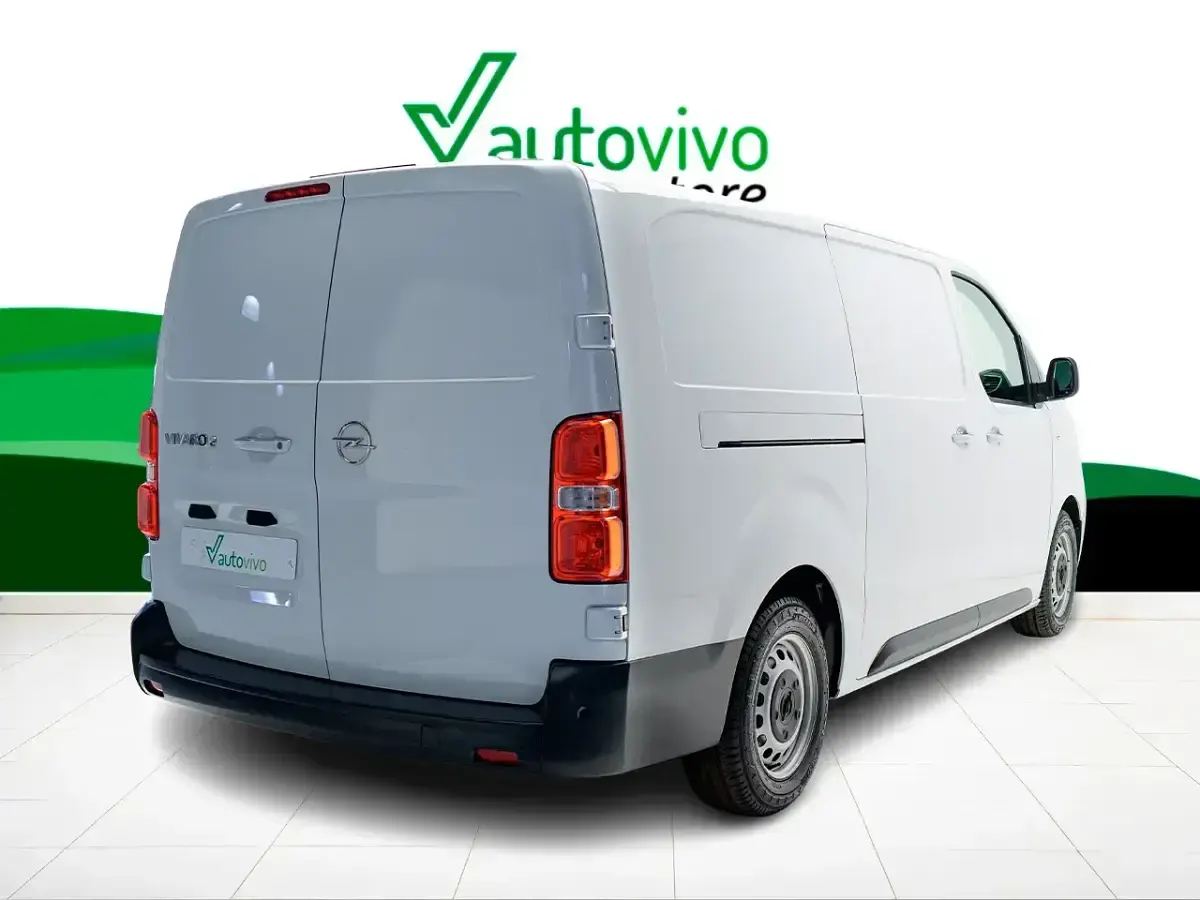 Usado Opel Vivaro 136 CV (100 kW) 2023 Blanco Monovolumen