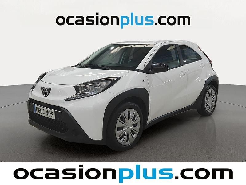 Blanco Usado 2023 Toyota Aygo Play Utilitario | 12.719 € (Precio justo) - Imagen 1/4