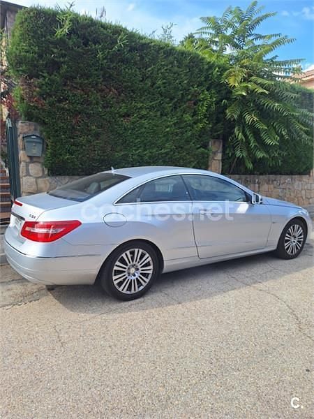 Usado Mercedes E220 Elegance 170 CV (125 kW) 2011 Gris / plata Coupe