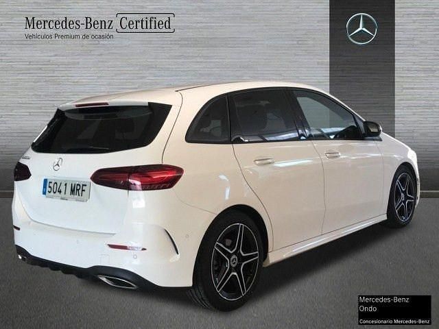 Usado Mercedes B200 AMG line 150 CV (110 kW) 2024 Blanco Monovolumen