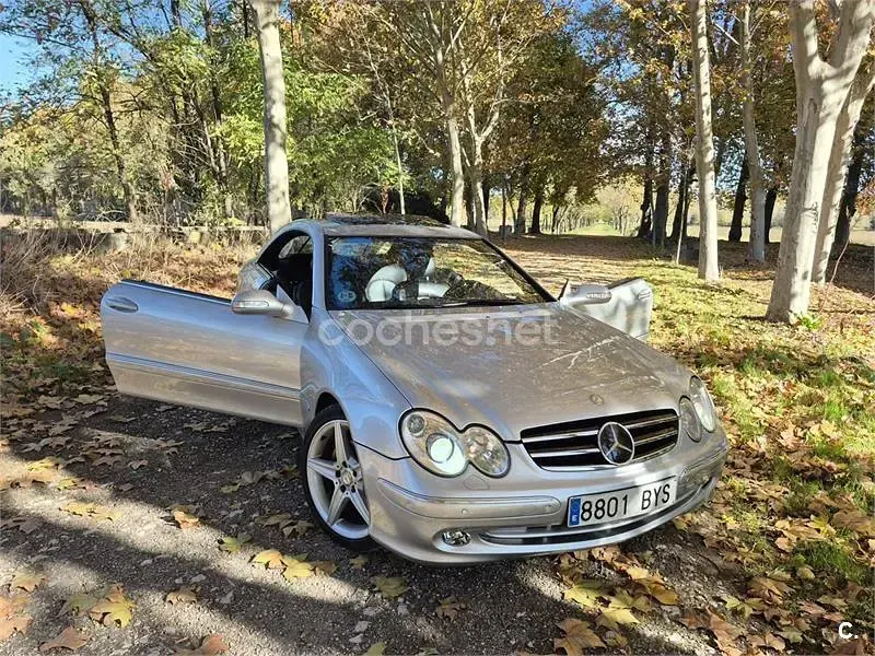 Usado Mercedes CLK320 Avantgarde 218 CV (160 kW) 2003 Gris / plata Coupe