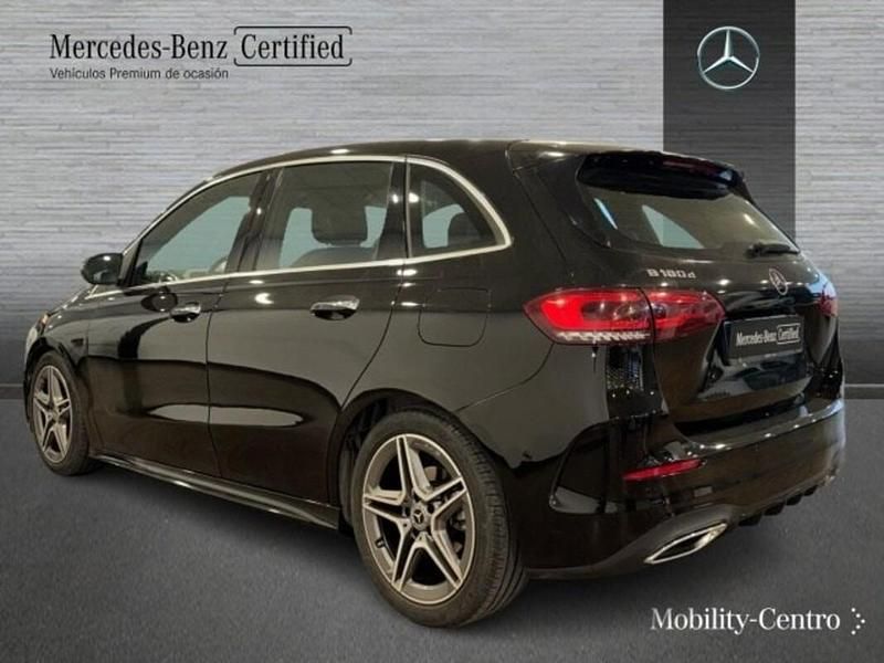 Occasion Mercedes B180 AMG line 116 PK (85 kW) 2022 Zwart MPV