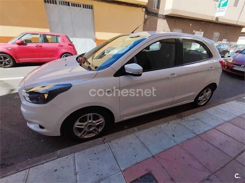 Usado Ford Ka Plus Ultimate 85 CV (62 kW) 2018 Blanco Utilitario