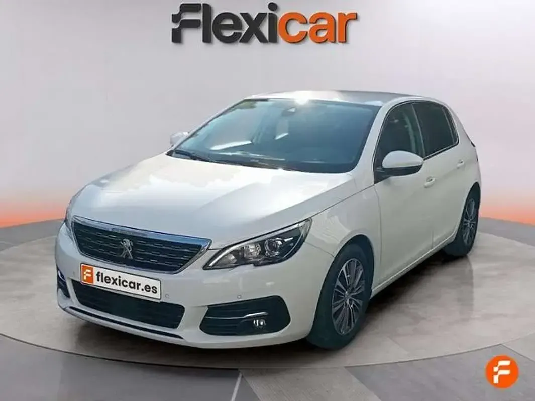 Usado Peugeot 308 Allure 110 CV (80 kW) 2020 Blanco Utilitario
