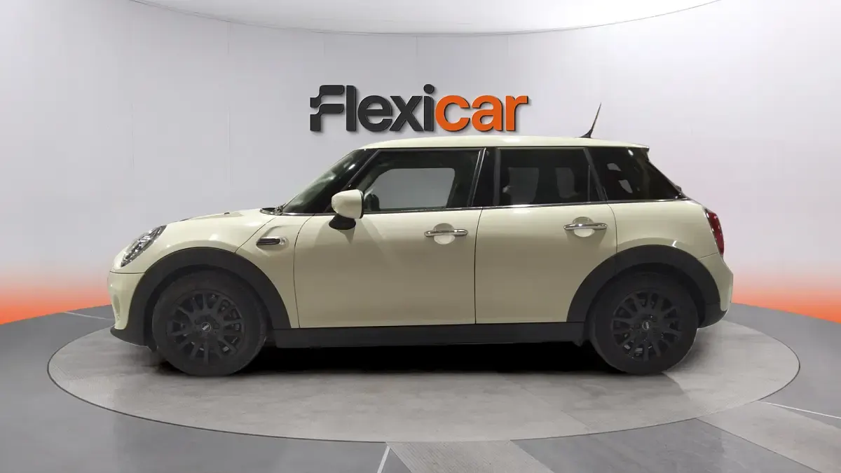 Usado Mini Cooper 136 CV (100 kW) 2019 Beige Utilitario