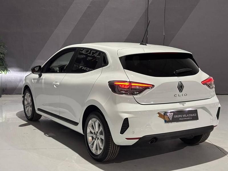 Uusi Renault Clio V 90 HP (66 kW) 2026 Valkoinen Sedan