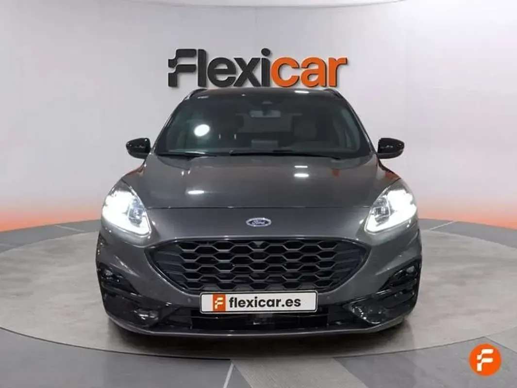 Usado Ford Kuga ST-Line 150 CV (110 kW) 2023 Gris SUV