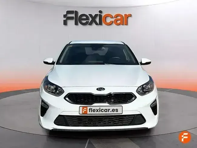 Usado Kia Ceed 136 CV (100 kW) 2021 Blanco Utilitario