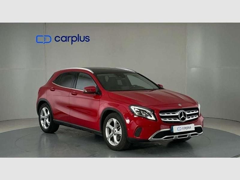 Usado Mercedes GLA200 156 CV (114 kW) 2019 Rojo SUV