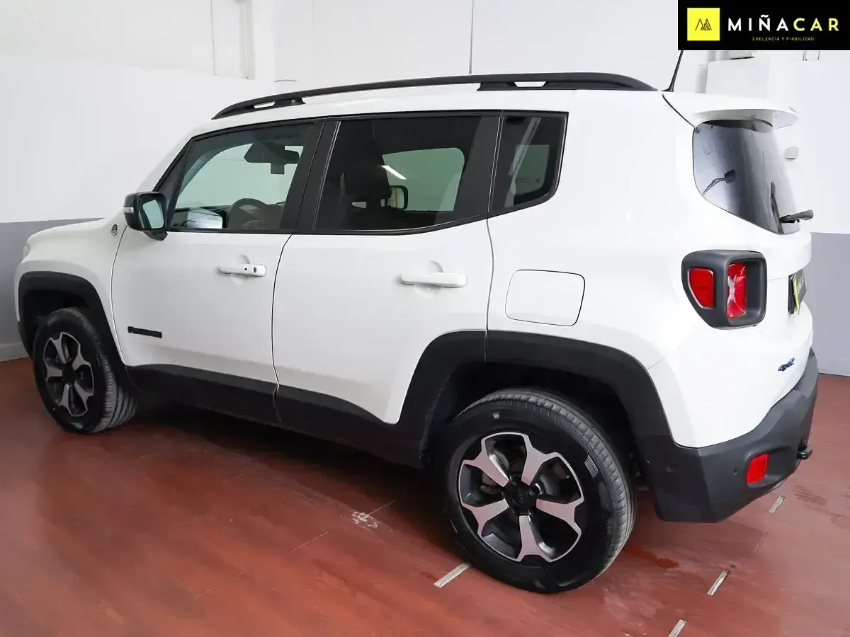 Usado Jeep Renegade Trailhawk 240 CV (176 kW) 2022 Blanco SUV