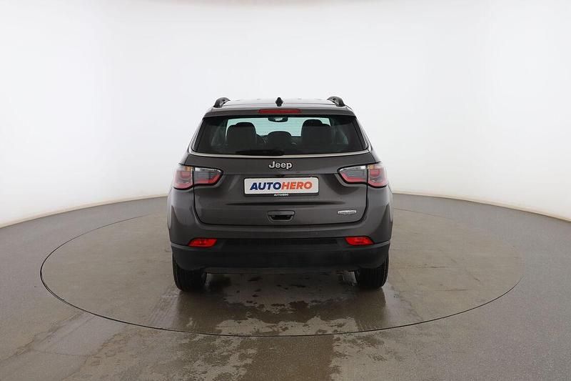 Usado Jeep Compass Longitude 131 CV (96 kW) 2020 Gris SUV