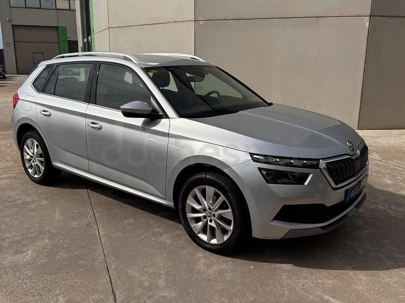 Usado Skoda Kamiq Ambition 116 CV (85 kW) 2020 Gris / plata SUV
