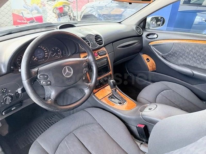 Usado Mercedes CLK270 Elegance 170 CV (125 kW) 2005 Gris / plata Coupe