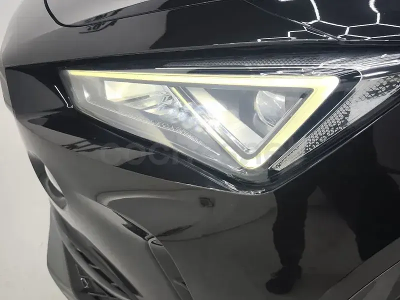 Usado Cupra Formentor 204 CV (150 kW) 2023 Gris / plata SUV
