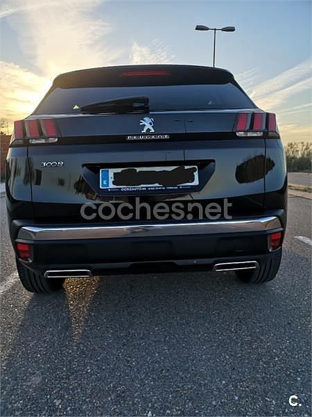 Usado Peugeot 3008 Allure 120 CV (88 kW) 2017 Negro SUV