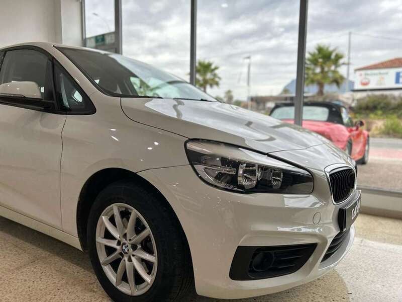 Usado BMW 216 Active Tourer 116 CV (85 kW) 2017 Blanco Monovolumen