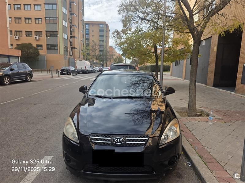 Negro Usado 2008 Kia ProCeed Berlina | 2800 € (Precio justo) - Imagen 1/4