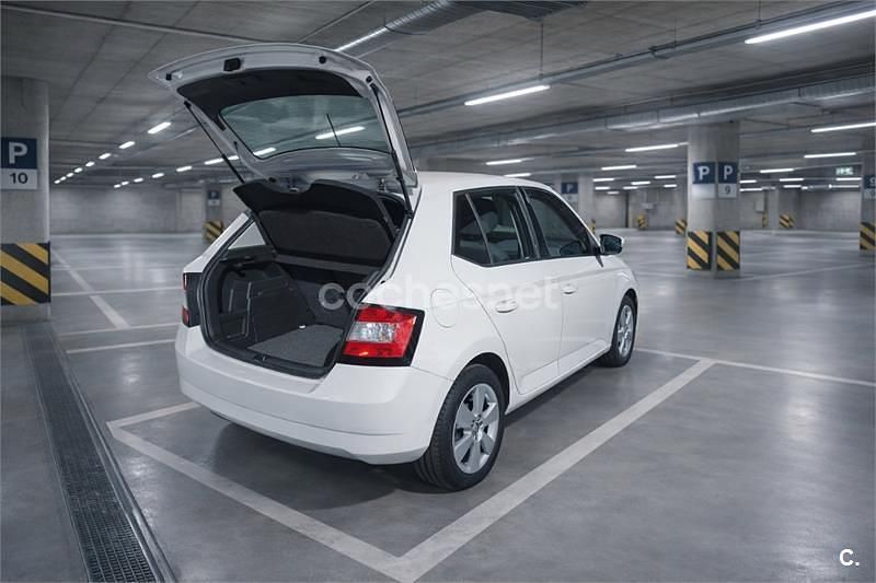 Usado Skoda Fabia 75 CV (55 kW) 2016 Blanco Berlina