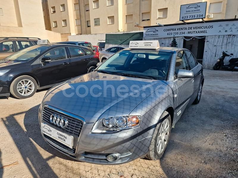 Usado Audi A4 130 CV (95 kW) 2007 Gris / plata Berlina