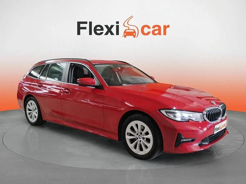 Usado BMW 318 151 CV (111 kW) 2022 Rojo Familiar