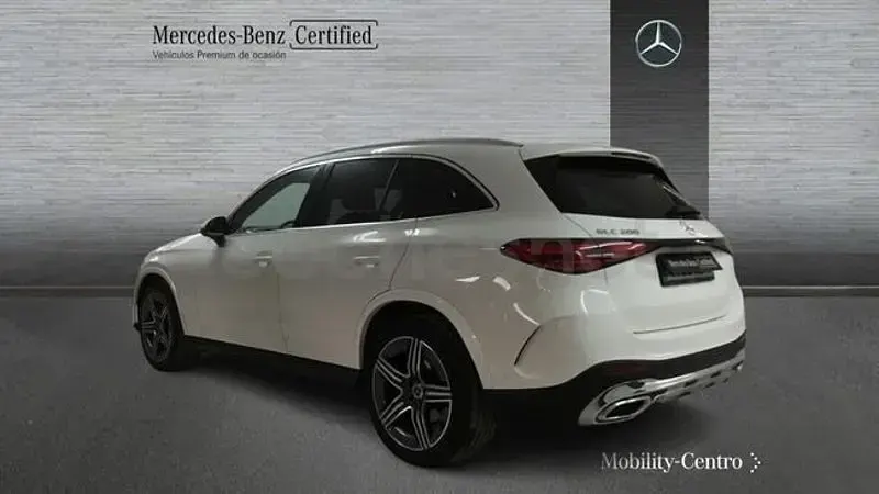 Usado Mercedes GLC200 204 CV (150 kW) 2024 Blanco SUV