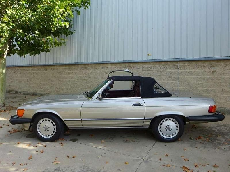 Usado Mercedes 560 227 CV (166 kW) 1987 Beige Descapotable