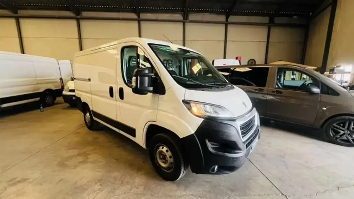 Usado Peugeot Boxer 110 CV (80 kW) 2018 Blanco Van