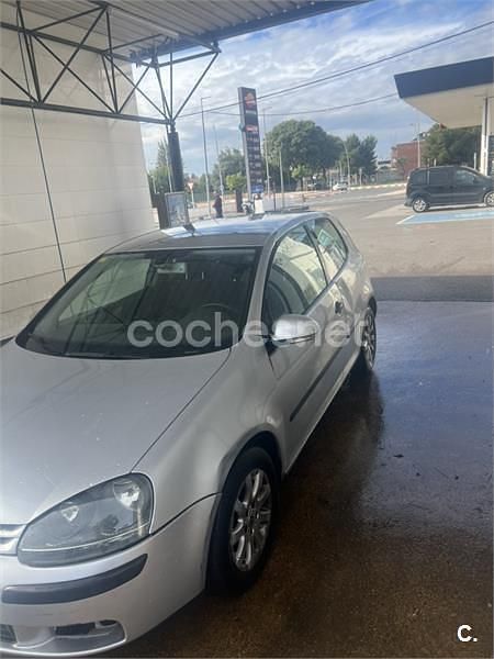 Gris / plata Usado 2004 VW Golf IV Sportline Berlina | 2300 € - Imagen 1/3