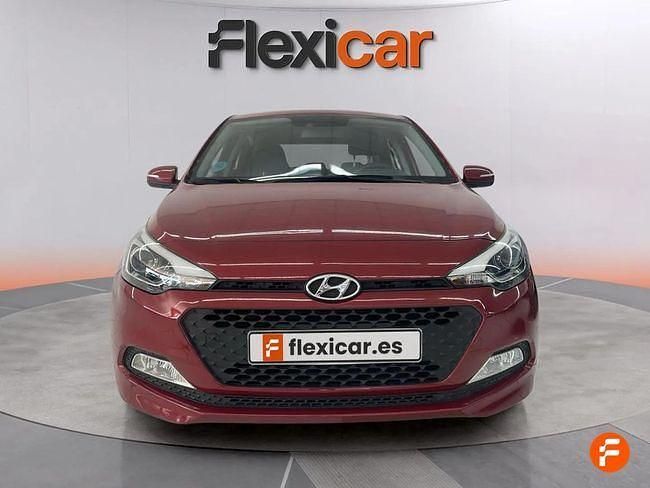 Usado Hyundai i20 84 CV (61 kW) 2018 Rojo Berlina