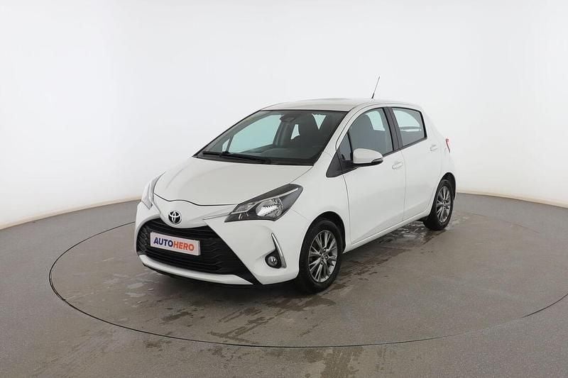 Blanco Usado 2018 Toyota Yaris Active Utilitario | 10.899 € (Precio justo) - Imagen 1/3