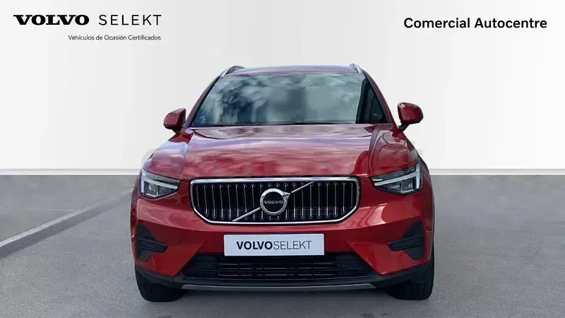Usado Volvo XC40 Core 211 CV (155 kW) 2023 Rojo SUV