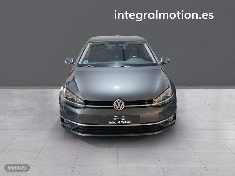 Usado VW Golf VII Advance 149 CV (109 kW) 2018 Gris Berlina